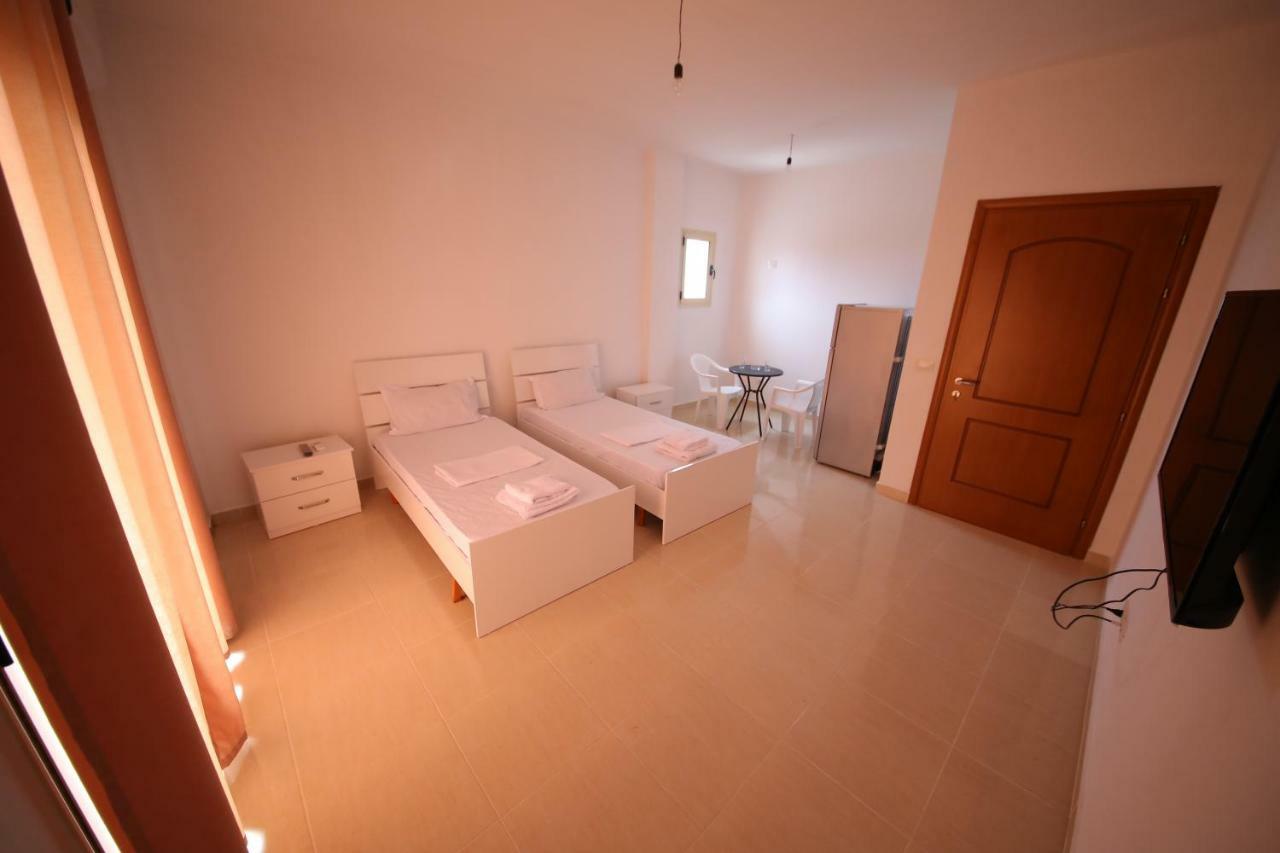 Andrea Bashuri Hotel Divjake Exterior photo